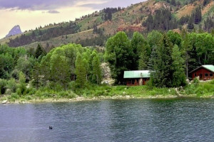Budges' Cabins | on Slide Lake near Jackson Hole