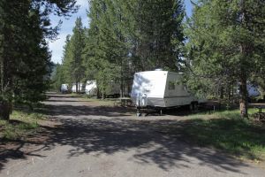 Headwaters Lodge & Cabins at Flagg Ranch